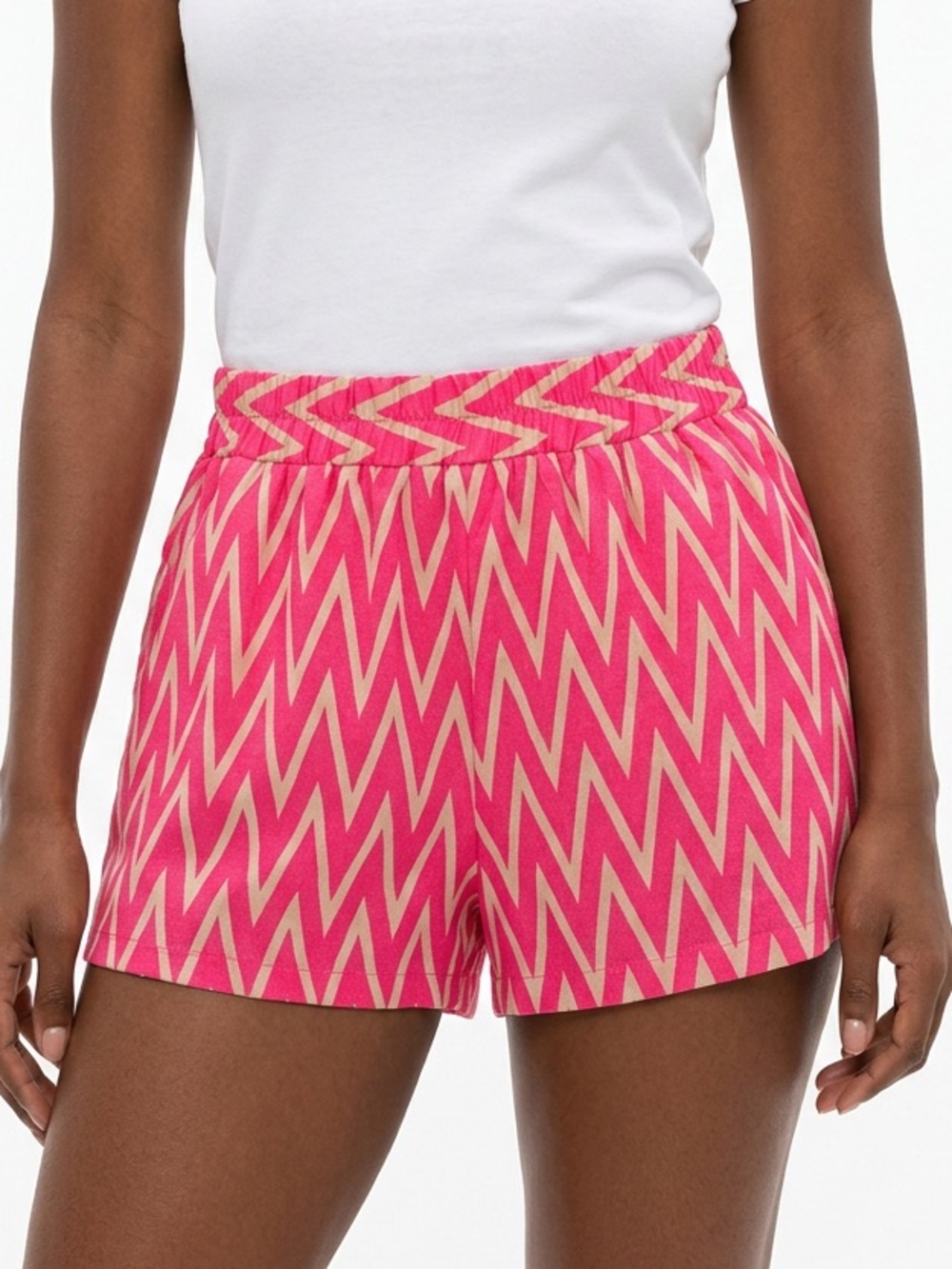 PRONTO | Bright Coral & Tan Chevron Pull-On Elastic Waist Shorts Women’s Size L